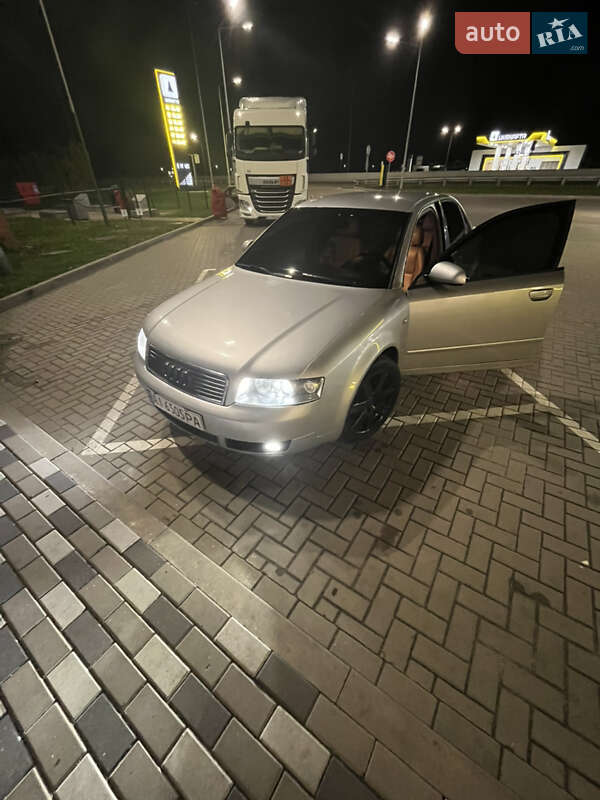 Седан Audi A4 2002 в Гребінках