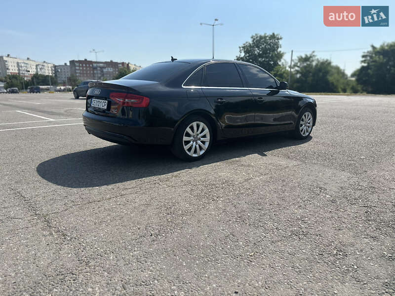 Седан Audi A4 2012 в Чернівцях