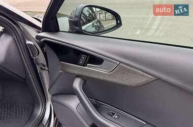 Седан Audi A4 2020 в 
