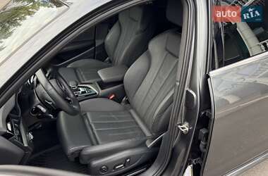 Седан Audi A4 2020 в 