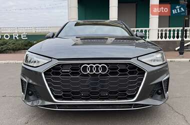 Седан Audi A4 2020 в 