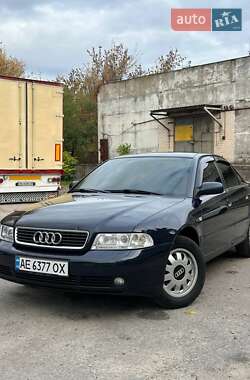 Седан Audi A4 1999 в Никополе