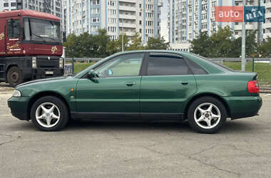 Седан Audi A4 1997 в 