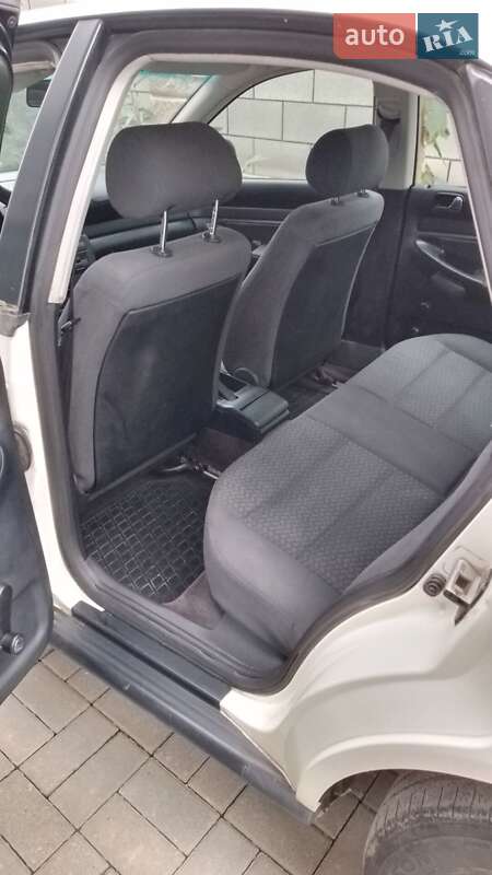 Седан Audi A4 1996 в Ровно