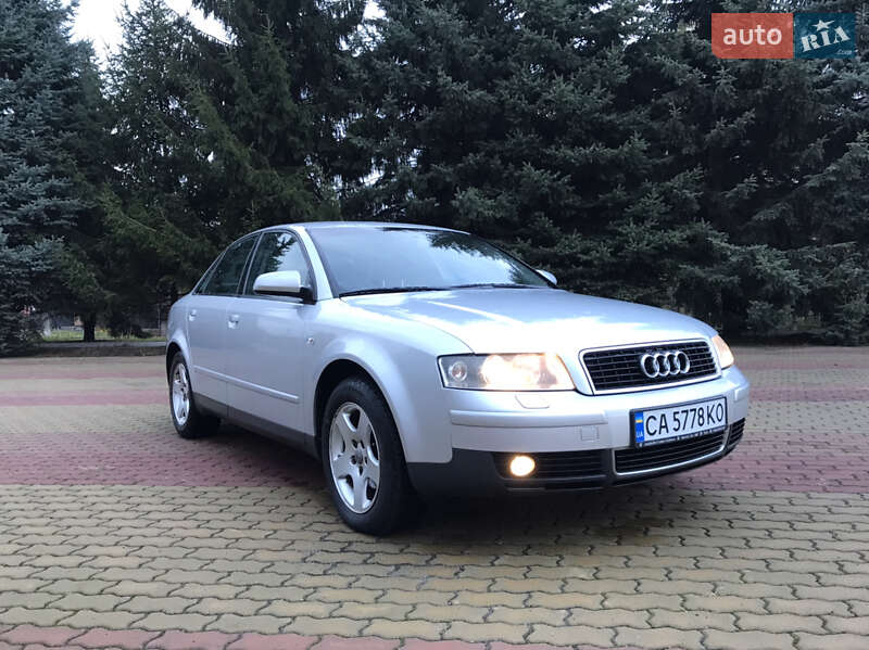 Седан Audi A4 2002 в Корсуне-Шевченковском