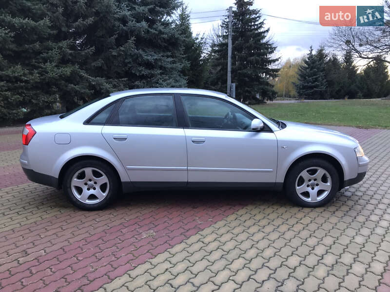 Седан Audi A4 2002 в Корсуне-Шевченковском