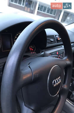 Седан Audi A4 2002 в 