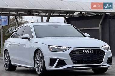 Седан Audi A4 2020 в 