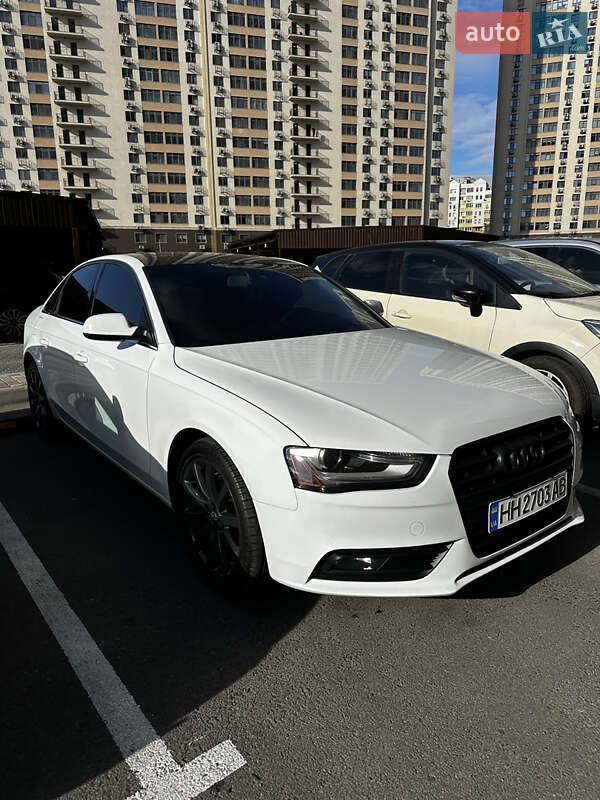 Седан Audi A4 2012 в Одесі