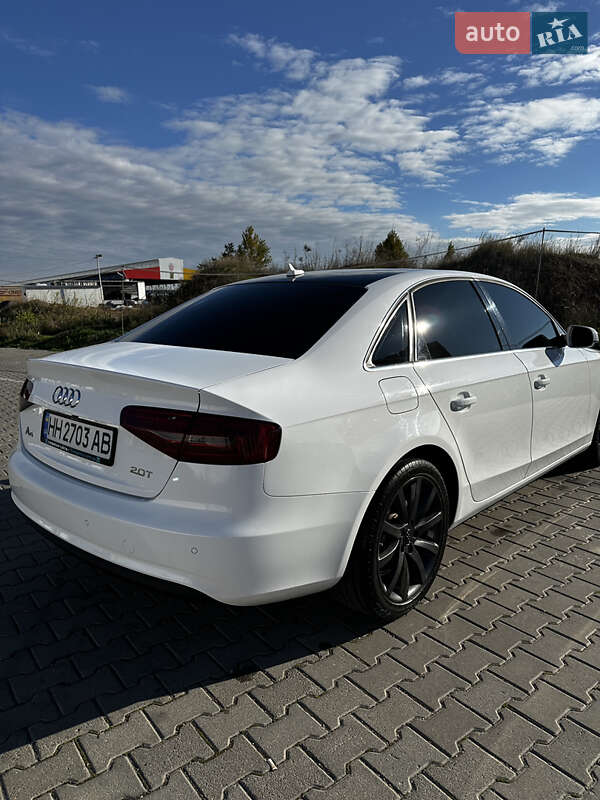 Седан Audi A4 2012 в Одесі
