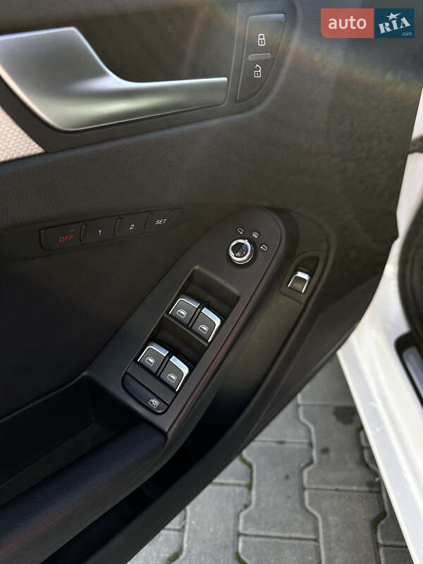 Седан Audi A4 2012 в Одесі