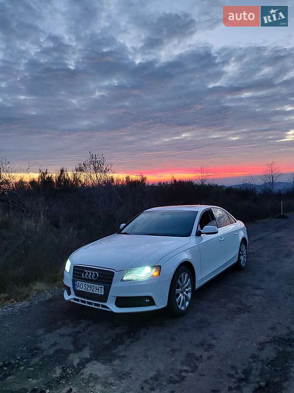 Седан Audi A4 2010 в Мукачевому