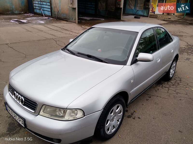 Седан Audi A4 2000 в Слов'янську