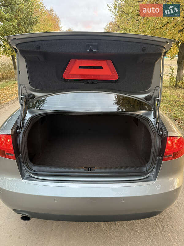 Седан Audi A4 2006 в Рівному