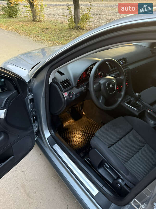 Седан Audi A4 2006 в Рівному