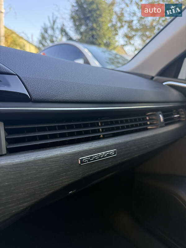 Седан Audi A4 2021 в Львове