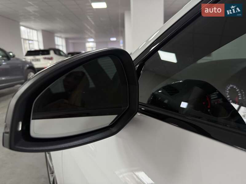 Седан Audi A4 2024 в Полтаві