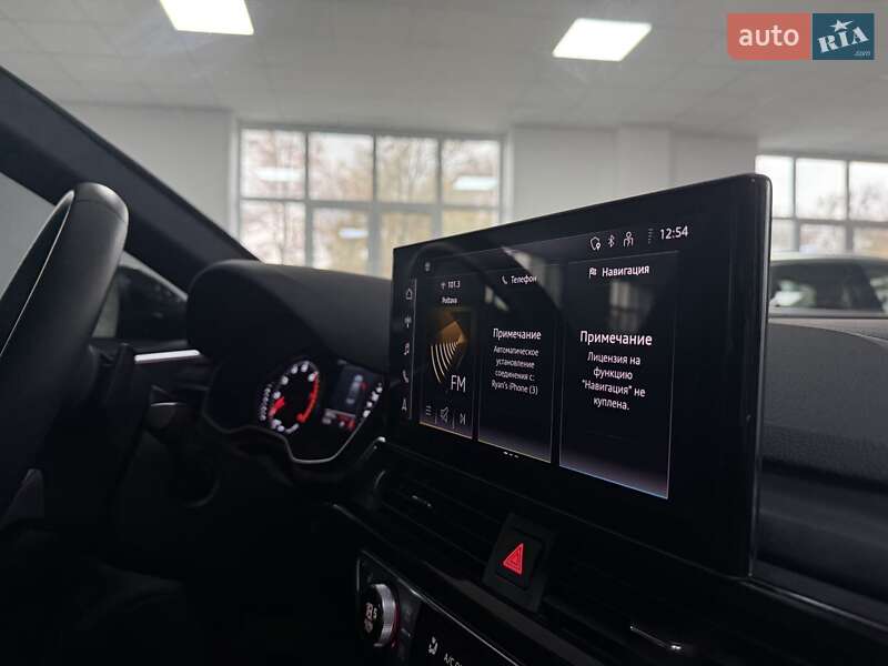 Седан Audi A4 2024 в Полтаві