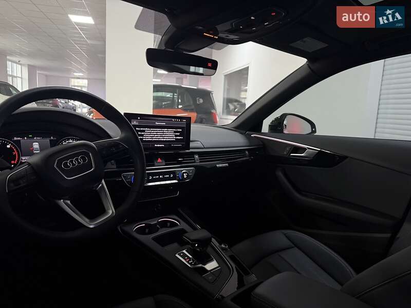 Седан Audi A4 2024 в Полтаві