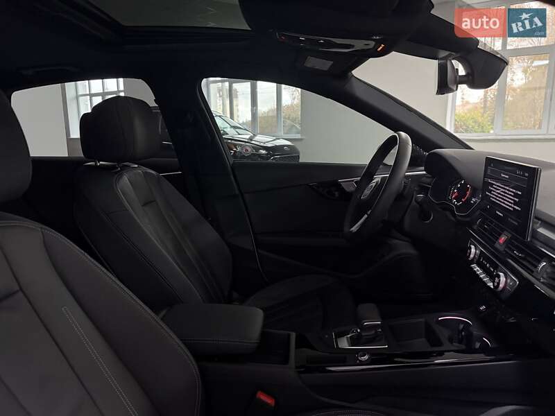 Седан Audi A4 2024 в Полтаві