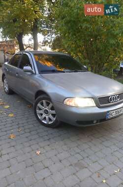 Седан Audi A4 1996 в Львові