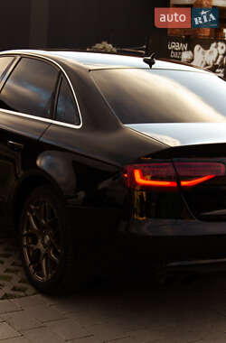Седан Audi A4 2013 в 