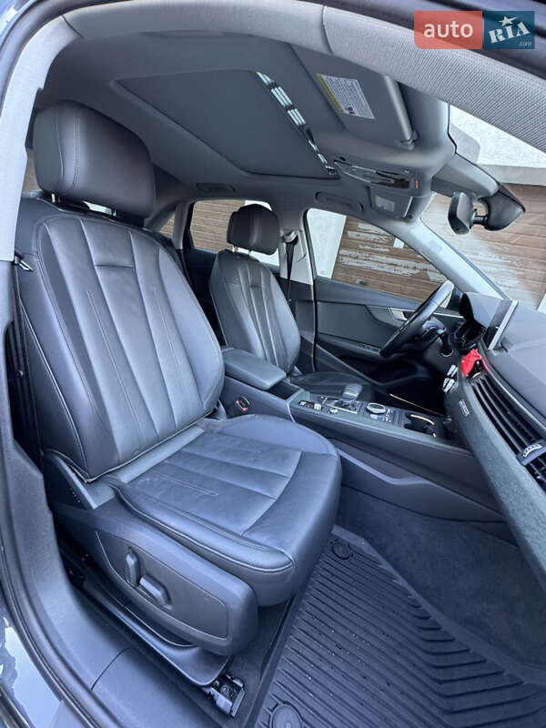 Седан Audi A4 2018 в Ровно