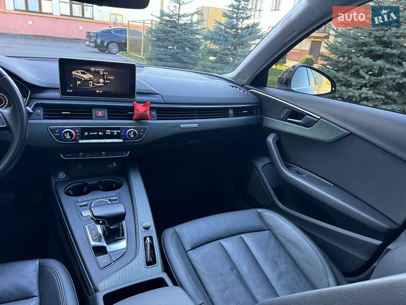Седан Audi A4 2018 в Ровно