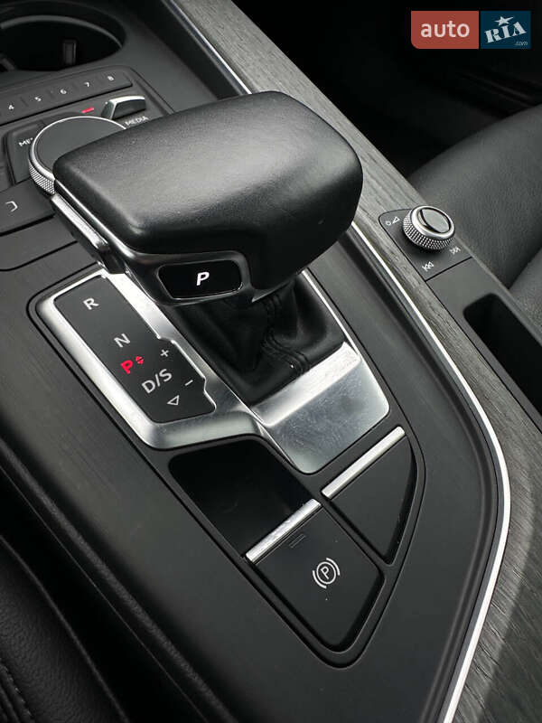 Седан Audi A4 2019 в Білогородці