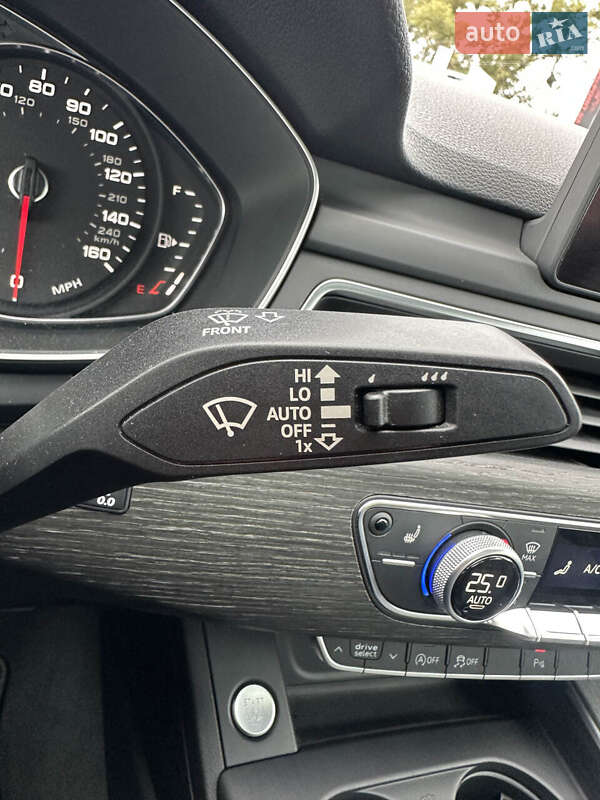 Седан Audi A4 2019 в Білогородці