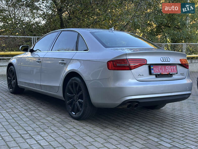 Седан Audi A4 2013 в Львове