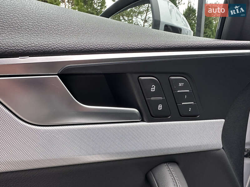 Седан Audi A4 2018 в Киеве