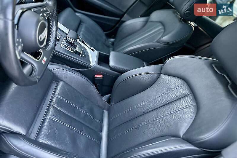 Седан Audi A4 2017 в Львові