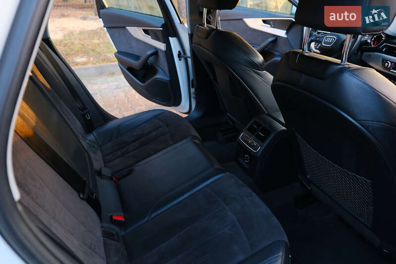 Седан Audi A4 2017 в Киеве