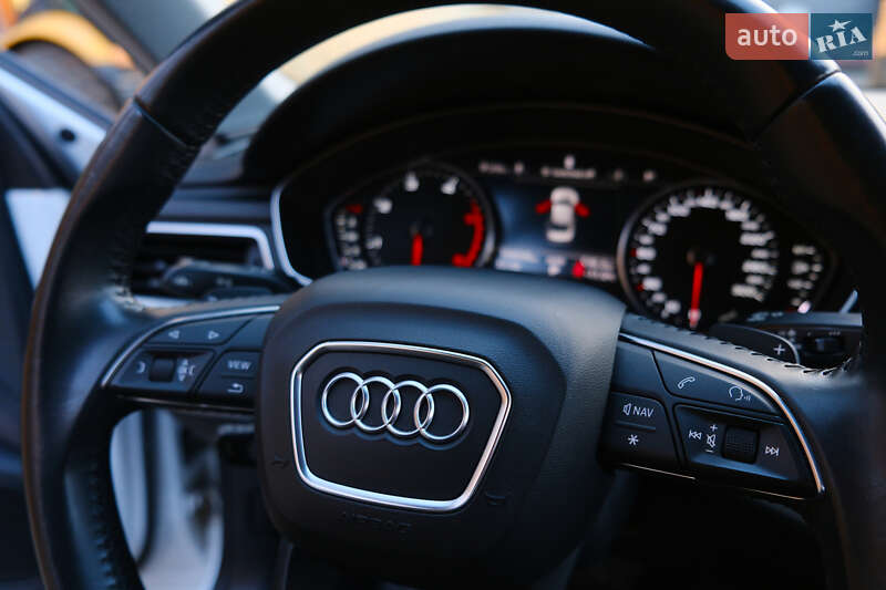 Седан Audi A4 2017 в Киеве