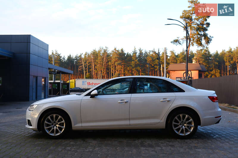 Седан Audi A4 2017 в Киеве