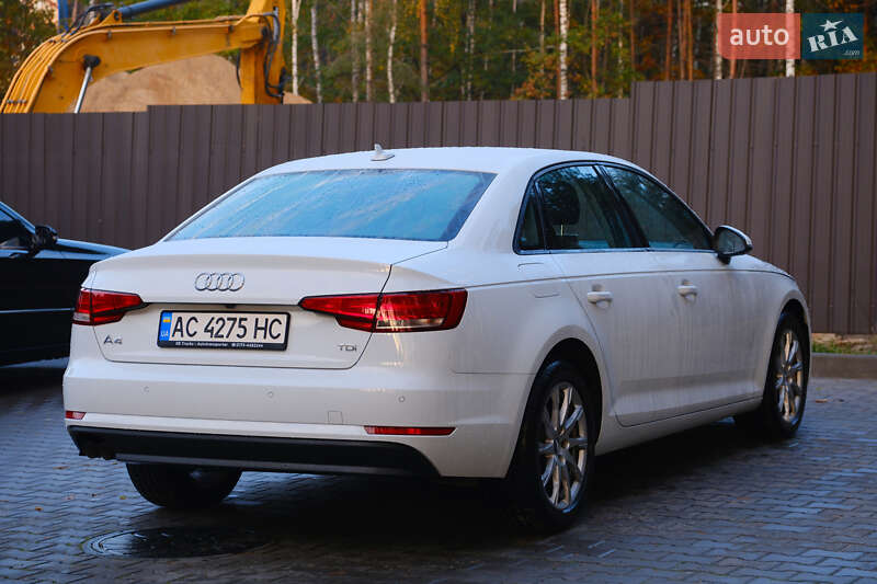 Седан Audi A4 2017 в Киеве