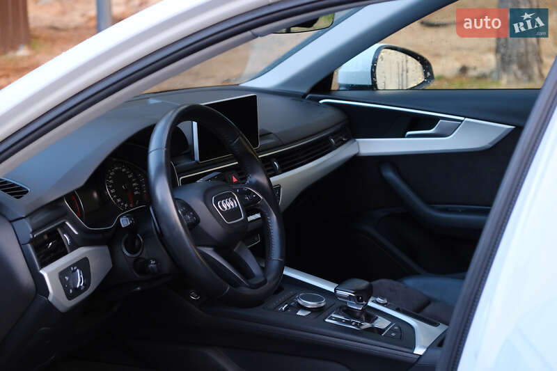 Седан Audi A4 2017 в Киеве