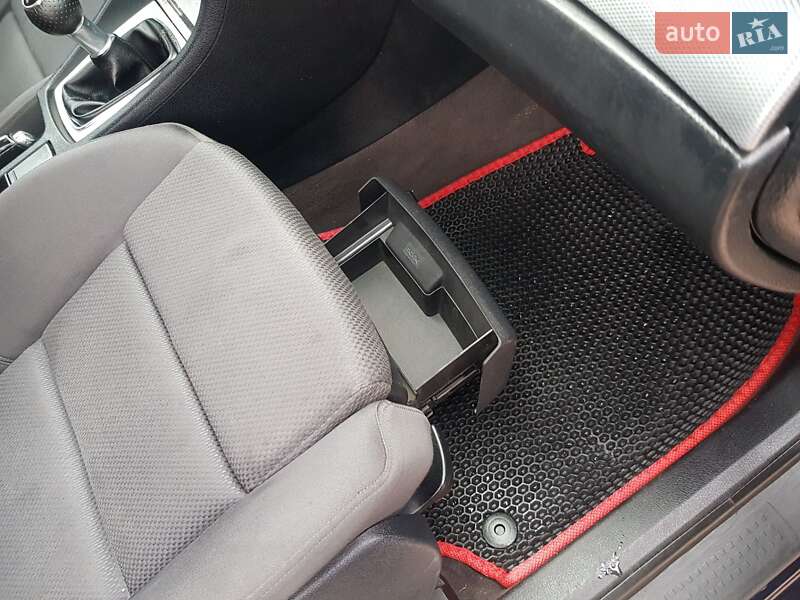 Седан Audi A4 2001 в Мене фото 32 Седан Audi A4 2001 в Мене