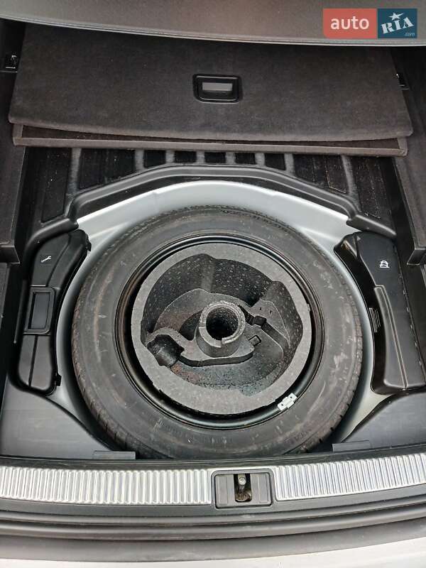 Универсал Audi A4 2006 в Хороле