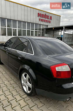 Седан Audi A4 2003 в  фото 11 Седан Audi A4 2003 в