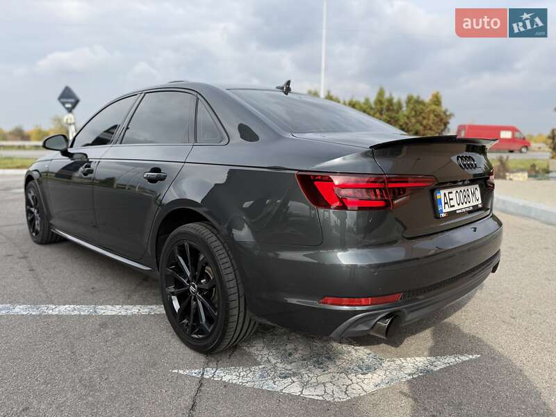 Седан Audi A4 2017 в Днепре