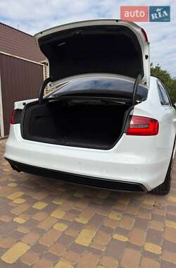 Седан Audi A4 2013 в 