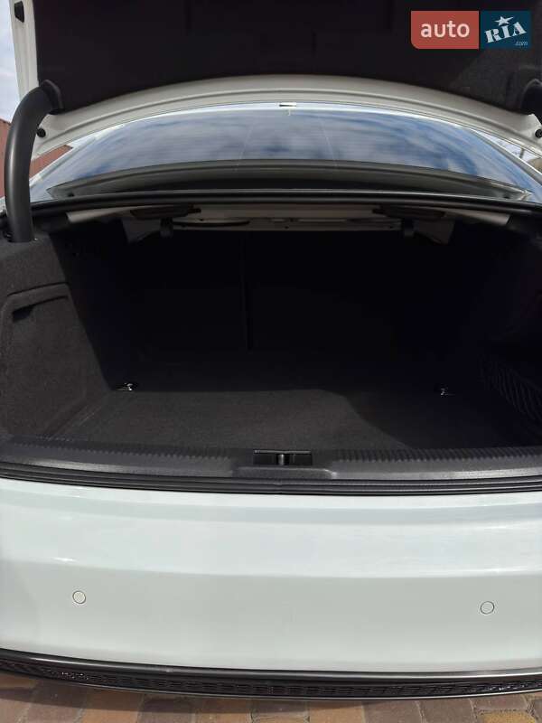 Седан Audi A4 2013 в Києві фото 12 Седан Audi A4 2013 в Києві