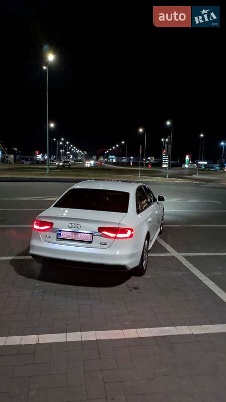 Седан Audi A4 2015 в Луцке