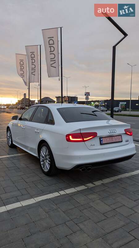 Седан Audi A4 2015 в Луцке
