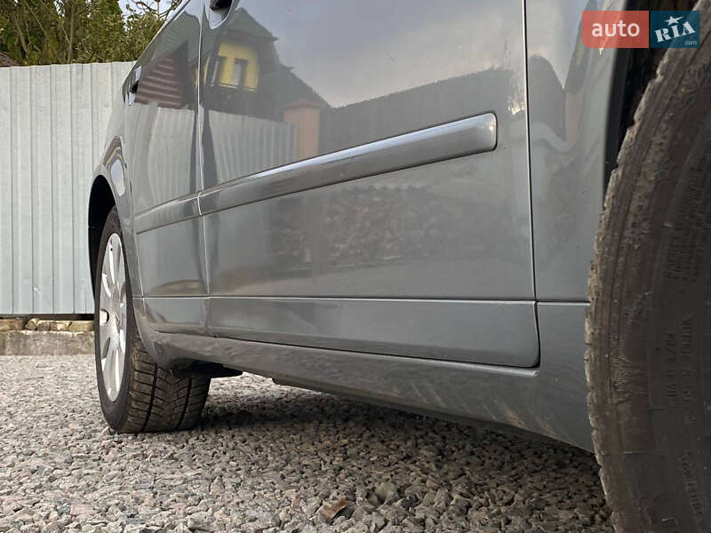 Седан Audi A4 2005 в Самборе фото 12 Седан Audi A4 2005 в Самборе