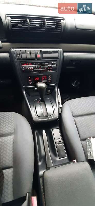 Седан Audi A4 1997 в Тернополе