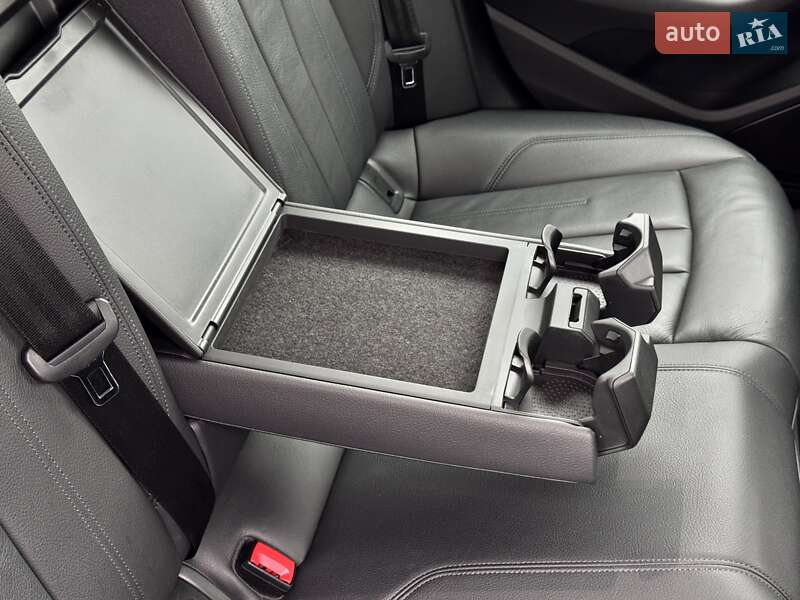 Седан Audi A4 2016 в Львове