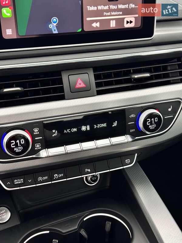 Седан Audi A4 2016 в Львове